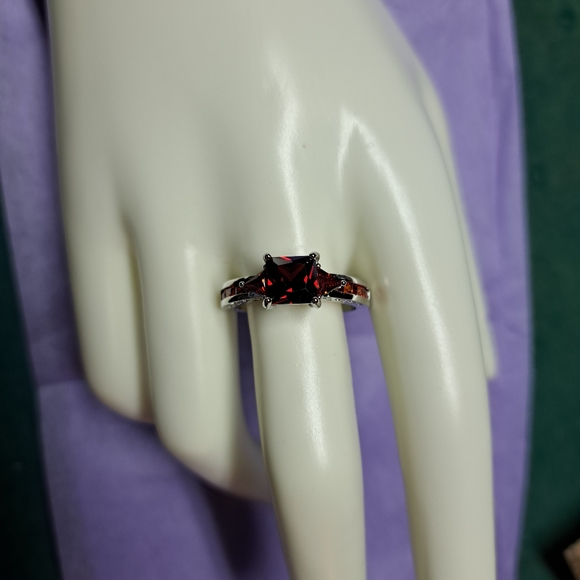 🎄Red Ring - Picture 2 of 5